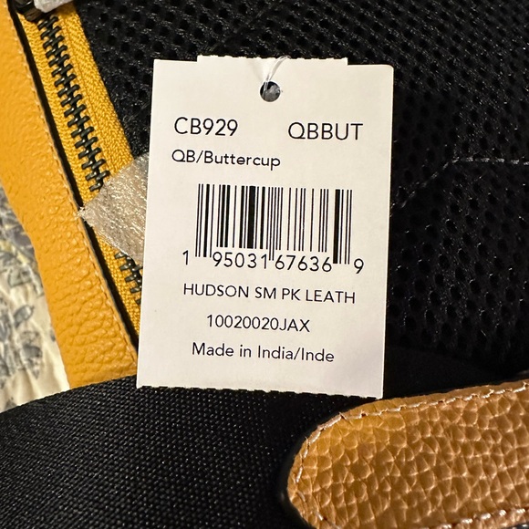 NWT Coach Hudson Small Pack - Picture 7 of 8